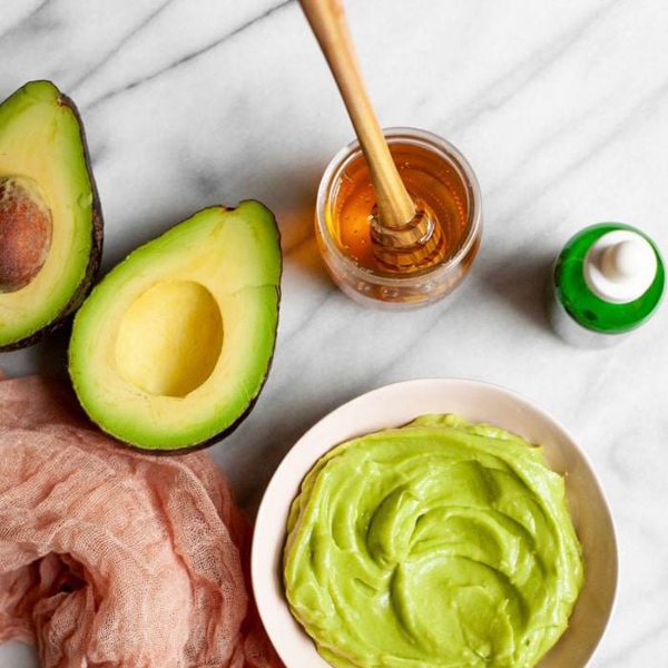 Đắp mặt nạ bơ cần lưu ý những gì? Bật mí 10 công thức tự làm siêu dễ. 16 bo va mat ong