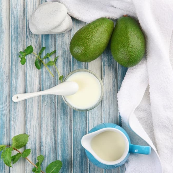 Đắp mặt nạ bơ cần lưu ý những gì? Bật mí 10 công thức tự làm siêu dễ. 18 bo va sua chua