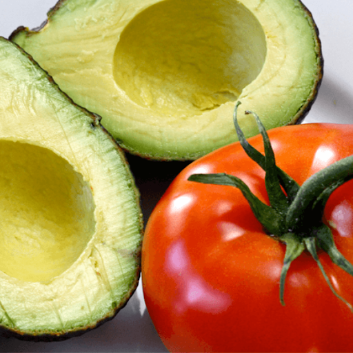 mat-na-ca-chua-va-qua-bơ